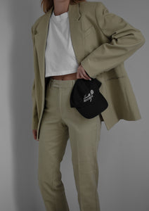 How to wear baseball cap with suit, VIDIÉ black cap that goes with everything